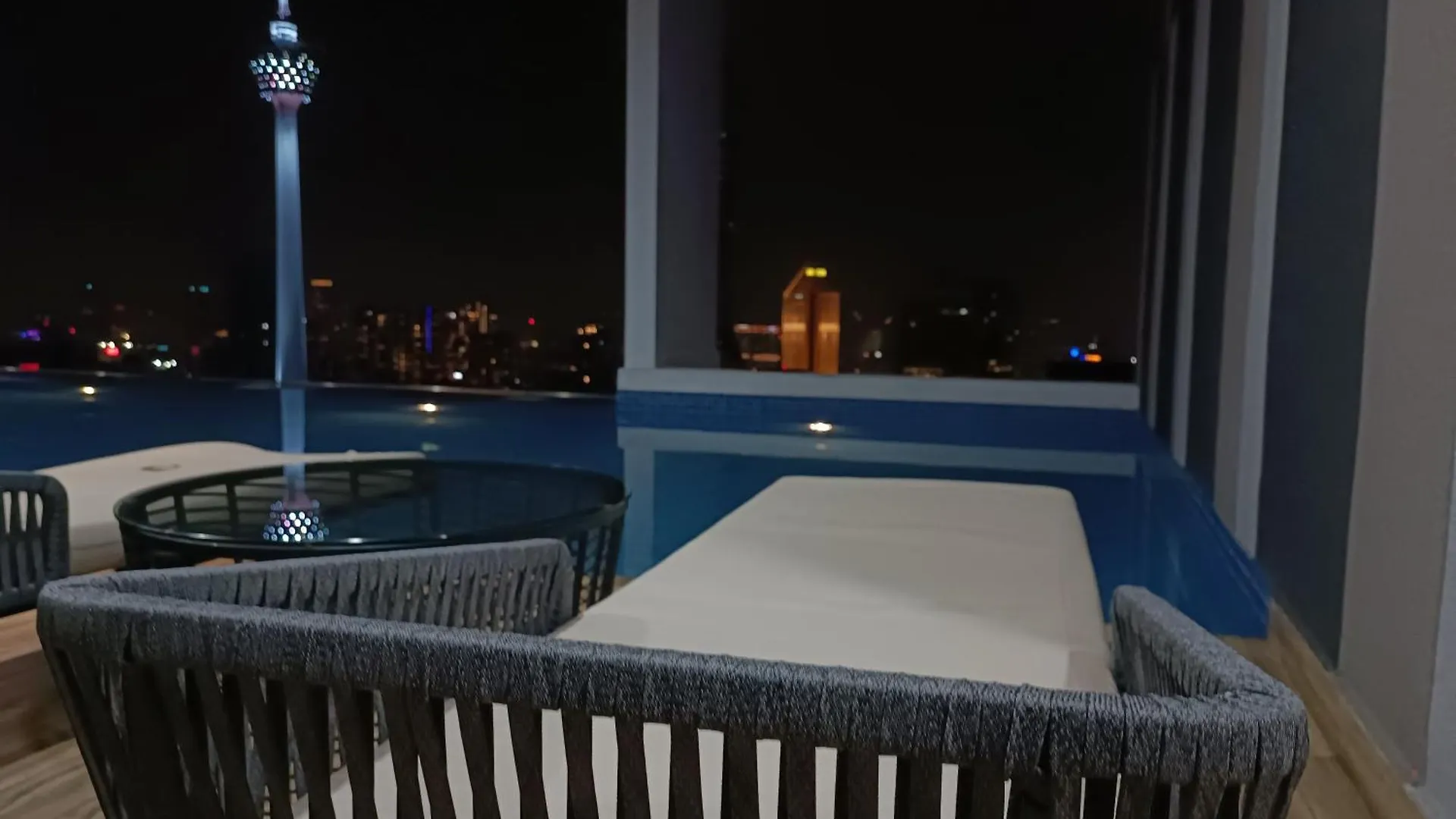 Lx 36A 2Queen Bed Infinity Pool Klcc View Kuala Lumpur