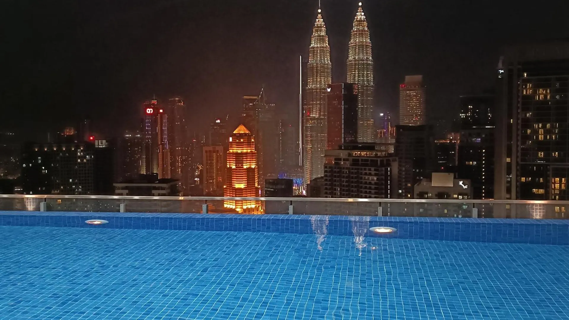 Lägenhet Lx 36A 2Queen Bed Infinity Pool Klcc View Kuala Lumpur Malaysia
